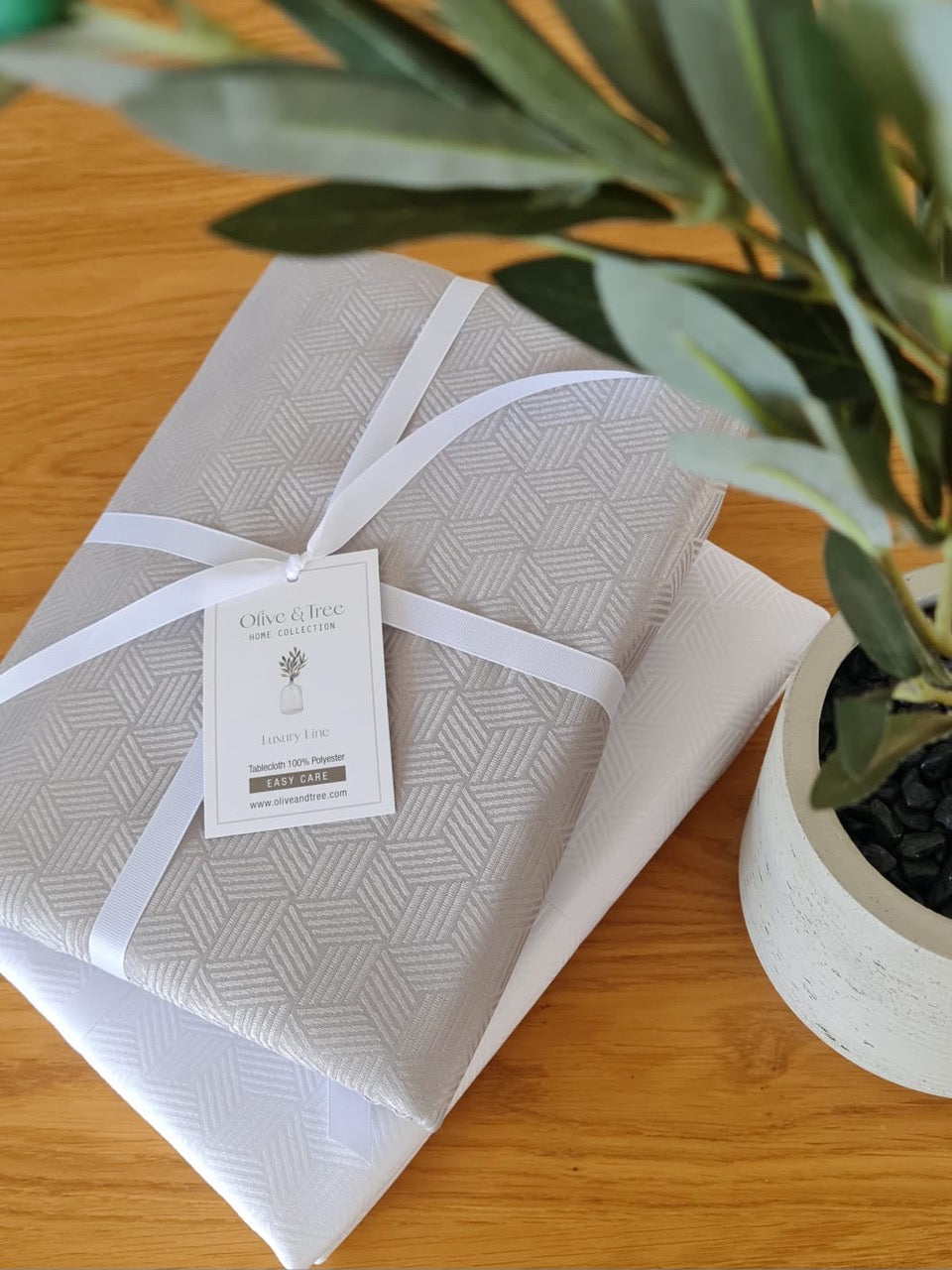 SILVER GRAY TABLECLOTH| SILVER GRAY "JACQUARD CUBE" TABLECLOTH
