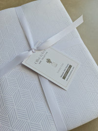 SNOW-WHITE TABLECLOTH | SNOW-WHITE "JACQUARD CUBE" TABLECLOTH